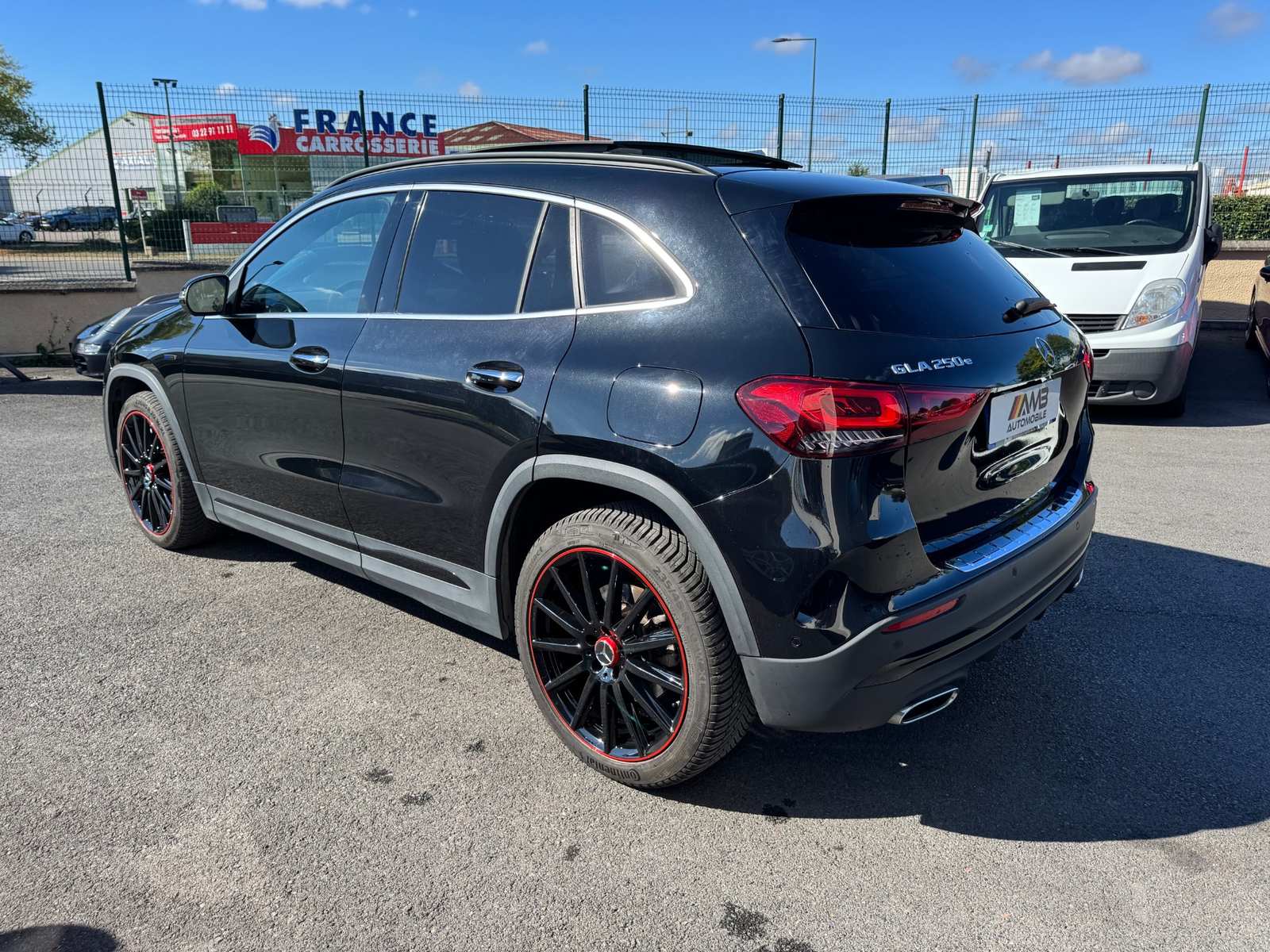 MERCEDES-BENZ GLA 250 e 218 ch AMG LINE EDITION 1 8G-DCT 3 MERCEDES-BENZ GLA 250 e 218 ch AMG LINE EDITION 1 8G-DCT – Image 3