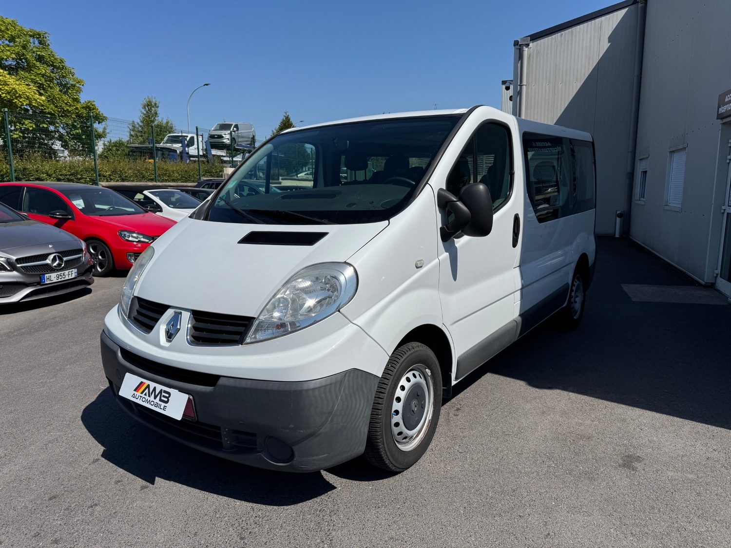 RENAULT TRAFIC 2.0 DCI 9 PLACES 1 RENAULT TRAFIC 2.0 DCI 9 PLACES
