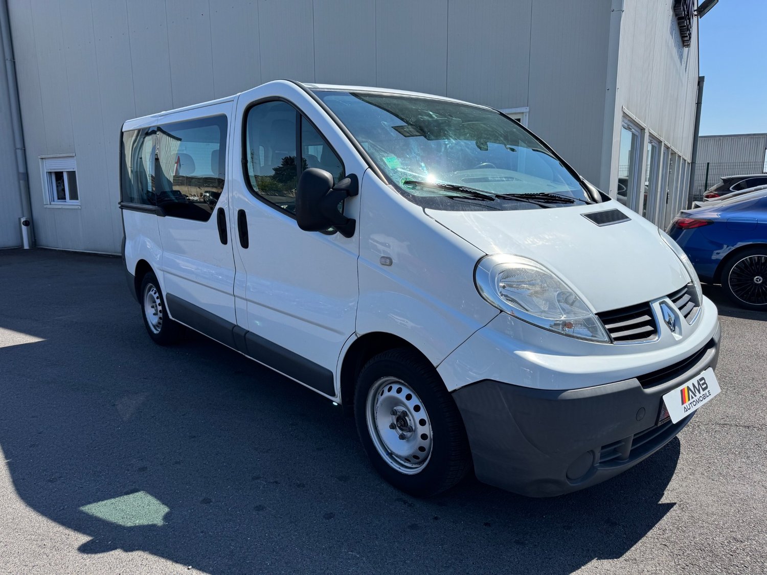 RENAULT TRAFIC 2.0 DCI 9 PLACES 2 RENAULT TRAFIC 2.0 DCI 9 PLACES – Image 2